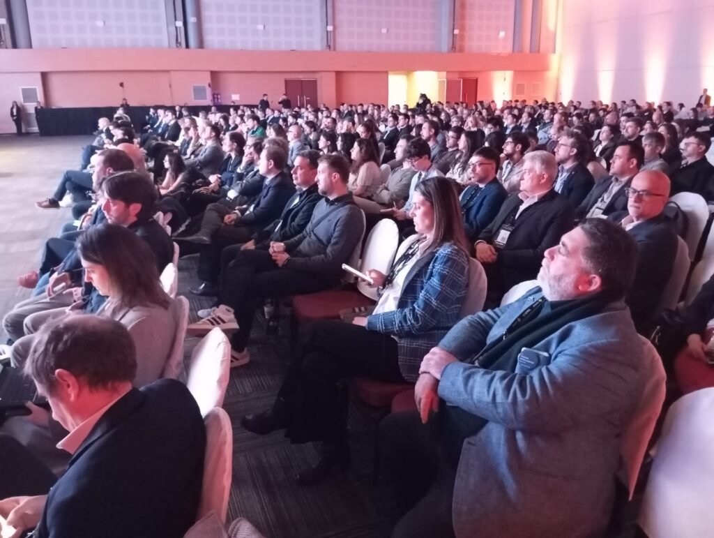 Público en la conferencia plenaria del CESSI SUMMIT 2026 en el Centro de Convenciones Buenos Aires