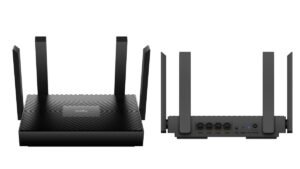 Router Wi-Fi 6 CUDY WR1500 con cuatro antenas, vista frontal y panel trasero con puertos WAN y LAN